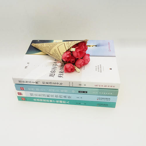 판지로 만드는 광택이 나는 팜플렛 프린팅을 출력하는 풀 컬러 잡지 책